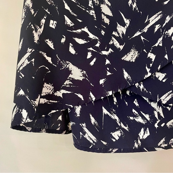 HARLOWE & GRAHAM Off the Shoulder Cutout Patterned Blouse Navy Women’s XS - Picture 4 of 7